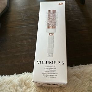 2 1/2 T3 round brush